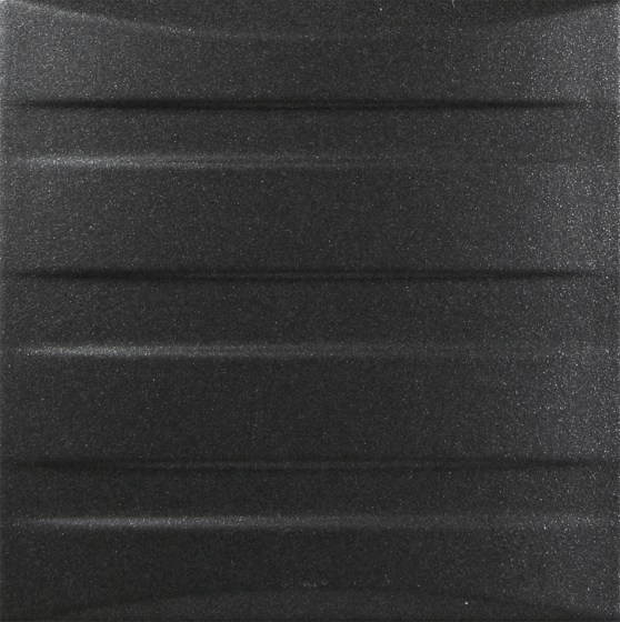 IMPORTILES MAGNA SRIPE BLACK SPARK 20x20