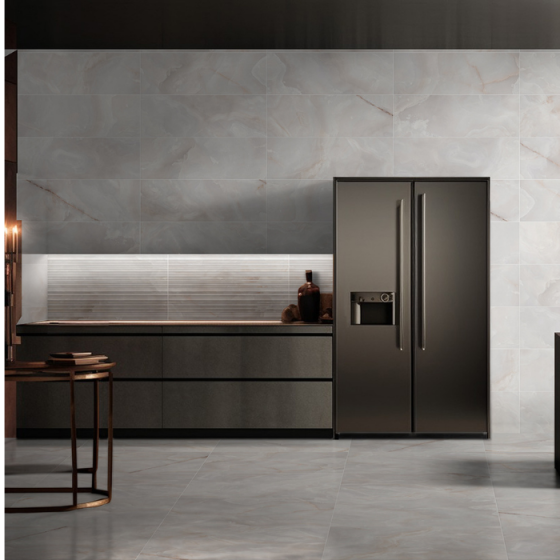 Διακοσμητικό πλακάκι Agata Lines Gris 30x90 με γραμμικό ανάγλυφο και γυαλιστερή μαρμάρινη όψη